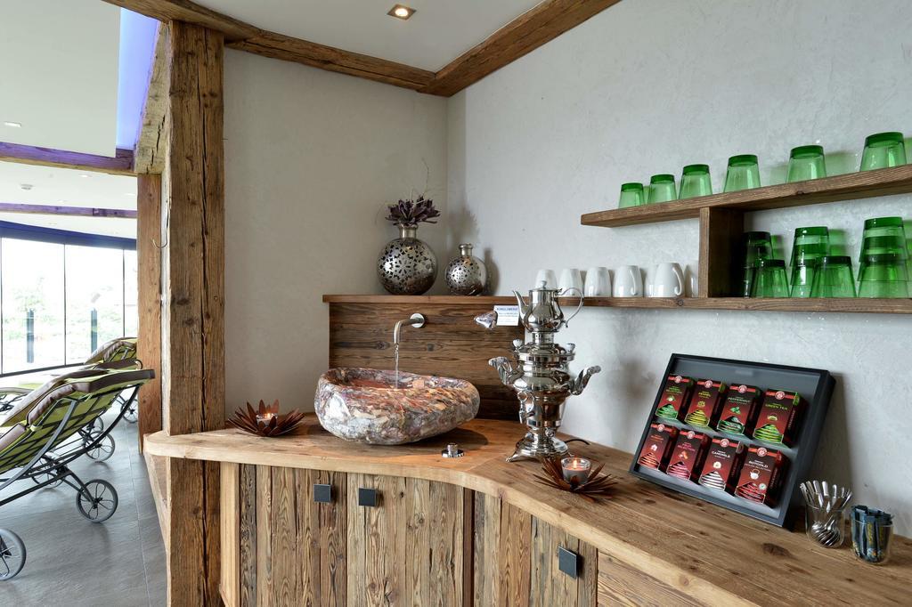 Hotel Waldfriede - Der Logenplatz Im Zillertal フューゲン エクステリア 写真