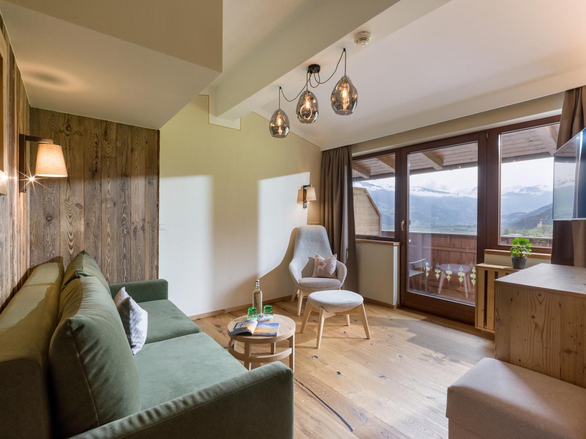 Hotel Waldfriede - Der Logenplatz Im Zillertal フューゲン エクステリア 写真