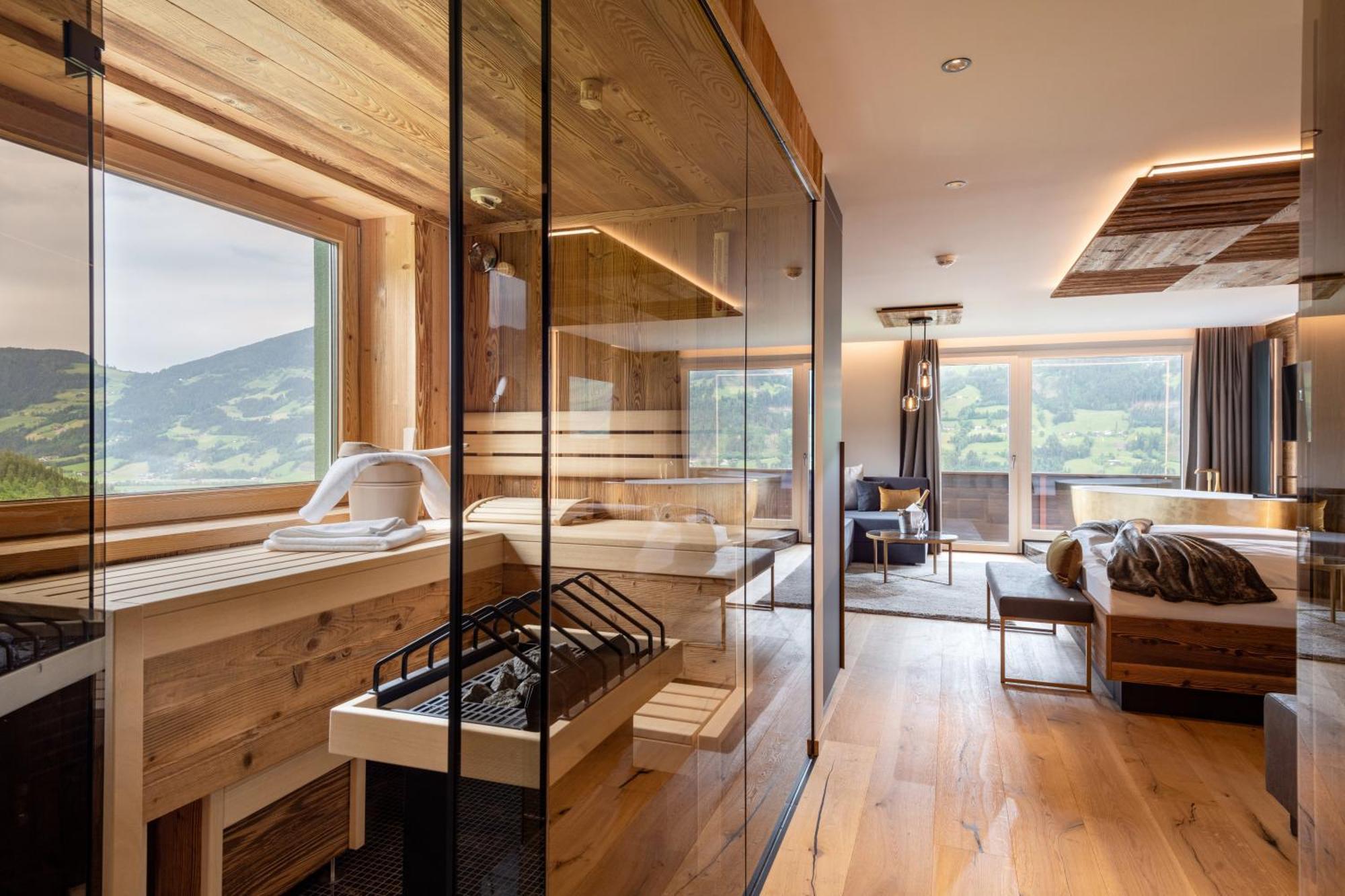 Hotel Waldfriede - Der Logenplatz Im Zillertal フューゲン エクステリア 写真