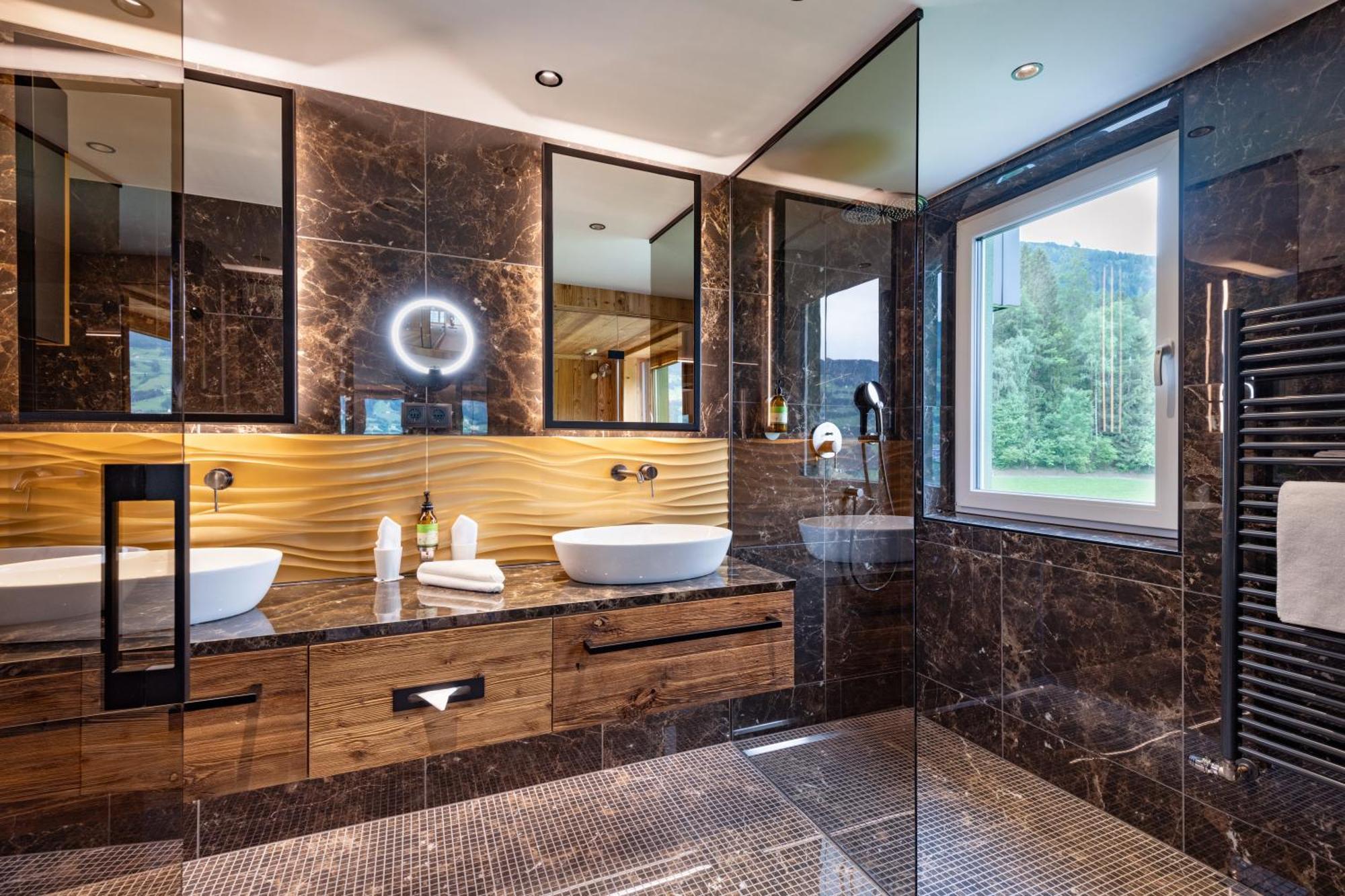 Hotel Waldfriede - Der Logenplatz Im Zillertal フューゲン エクステリア 写真