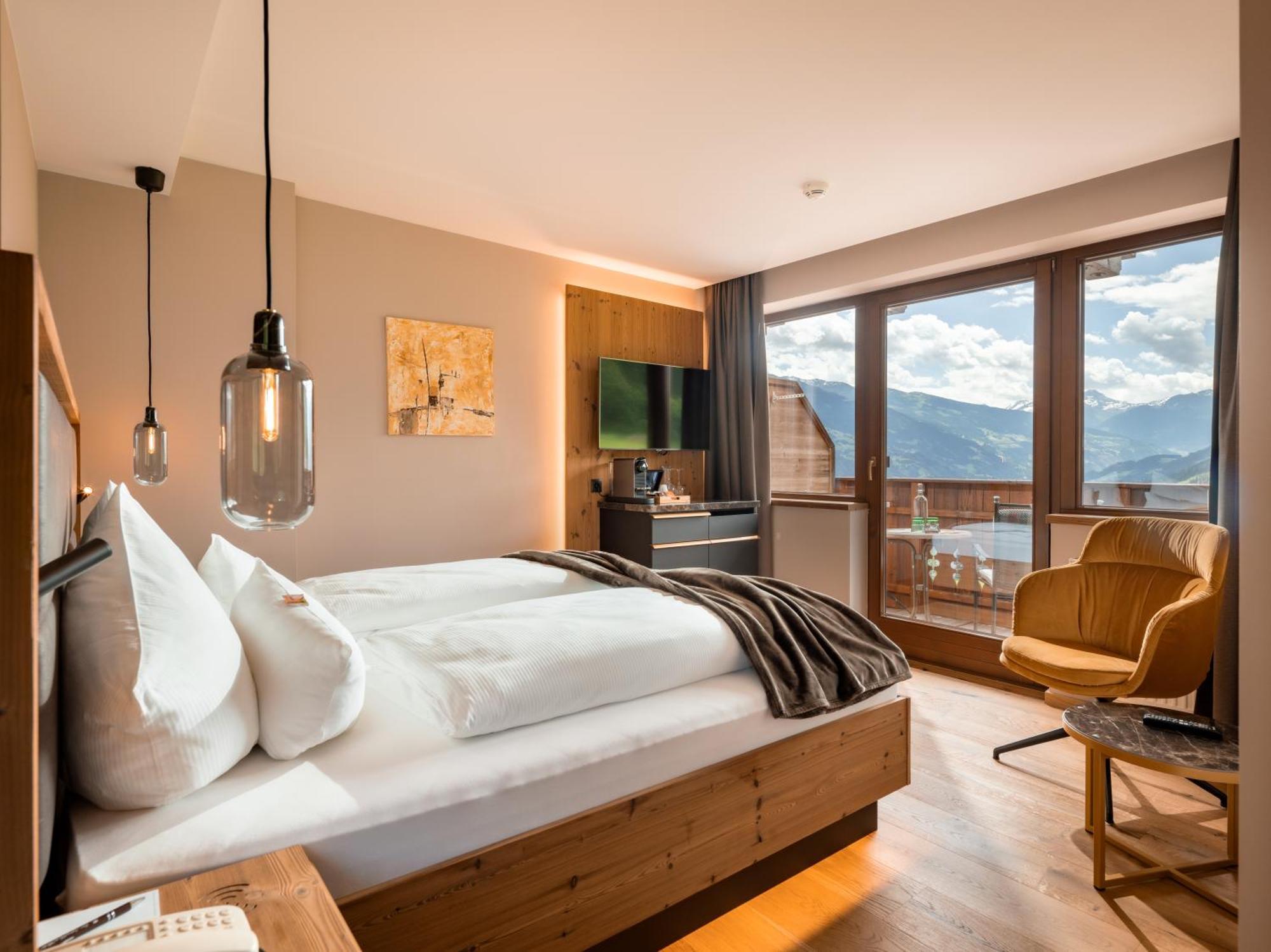 Hotel Waldfriede - Der Logenplatz Im Zillertal フューゲン エクステリア 写真