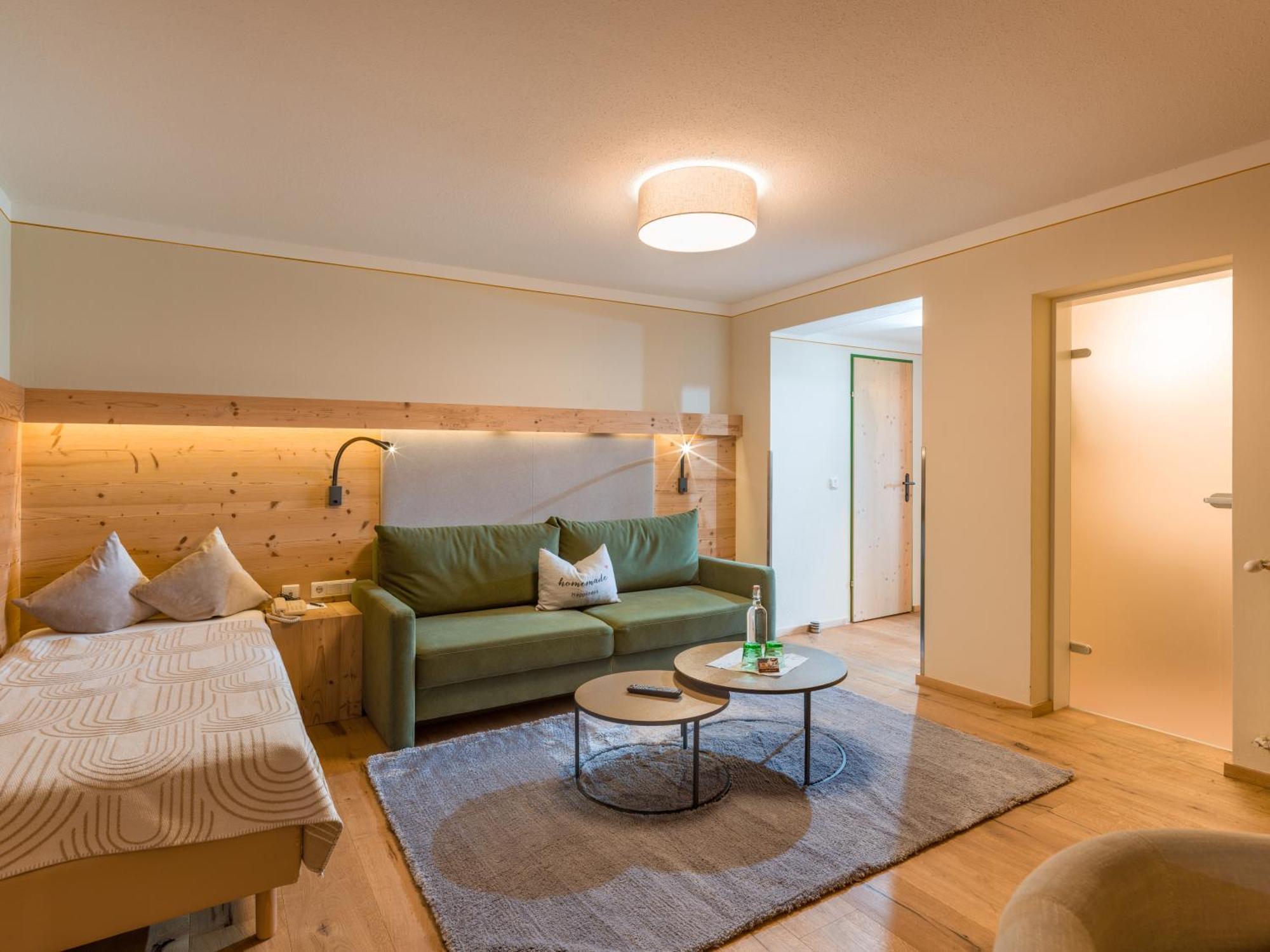Hotel Waldfriede - Der Logenplatz Im Zillertal フューゲン エクステリア 写真