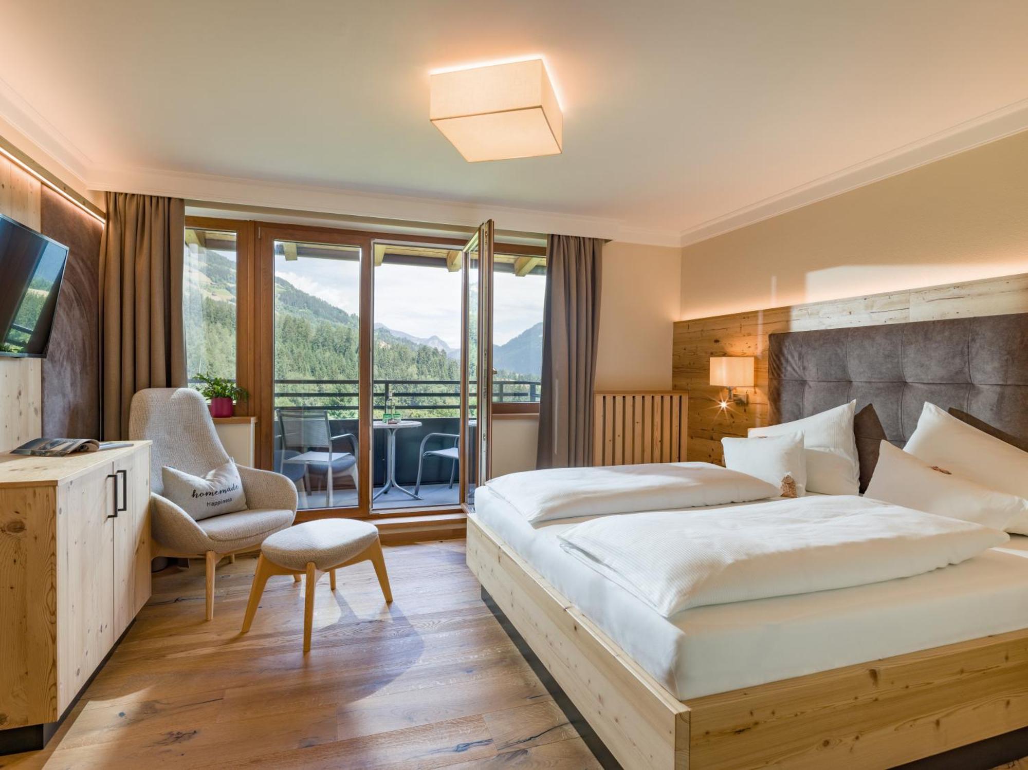 Hotel Waldfriede - Der Logenplatz Im Zillertal フューゲン エクステリア 写真