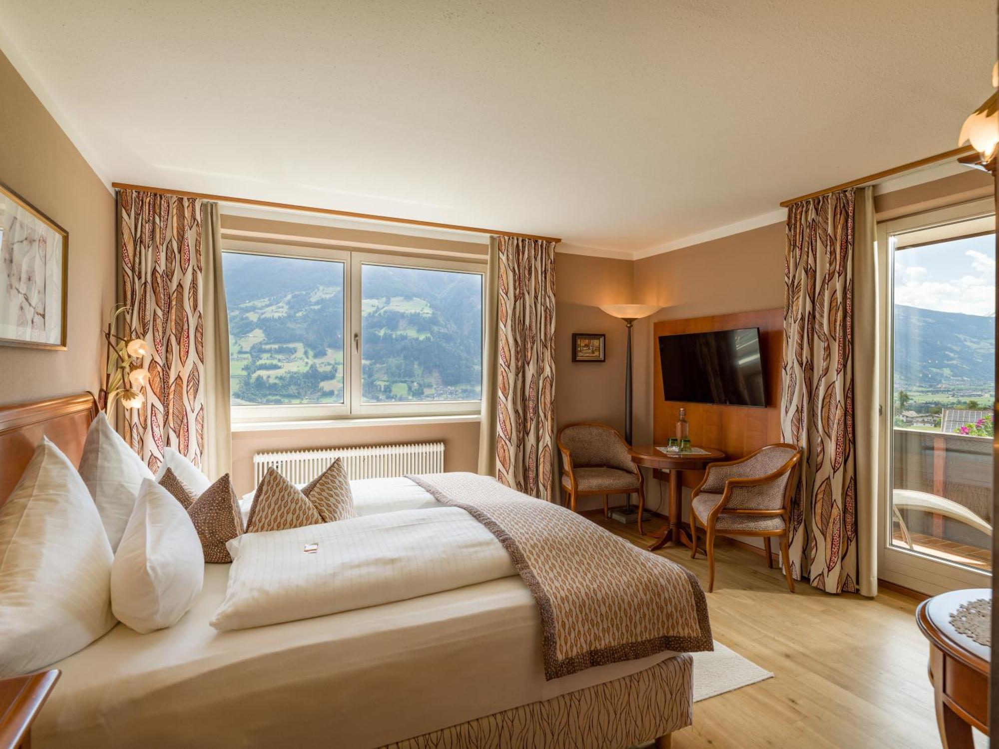 Hotel Waldfriede - Der Logenplatz Im Zillertal フューゲン エクステリア 写真