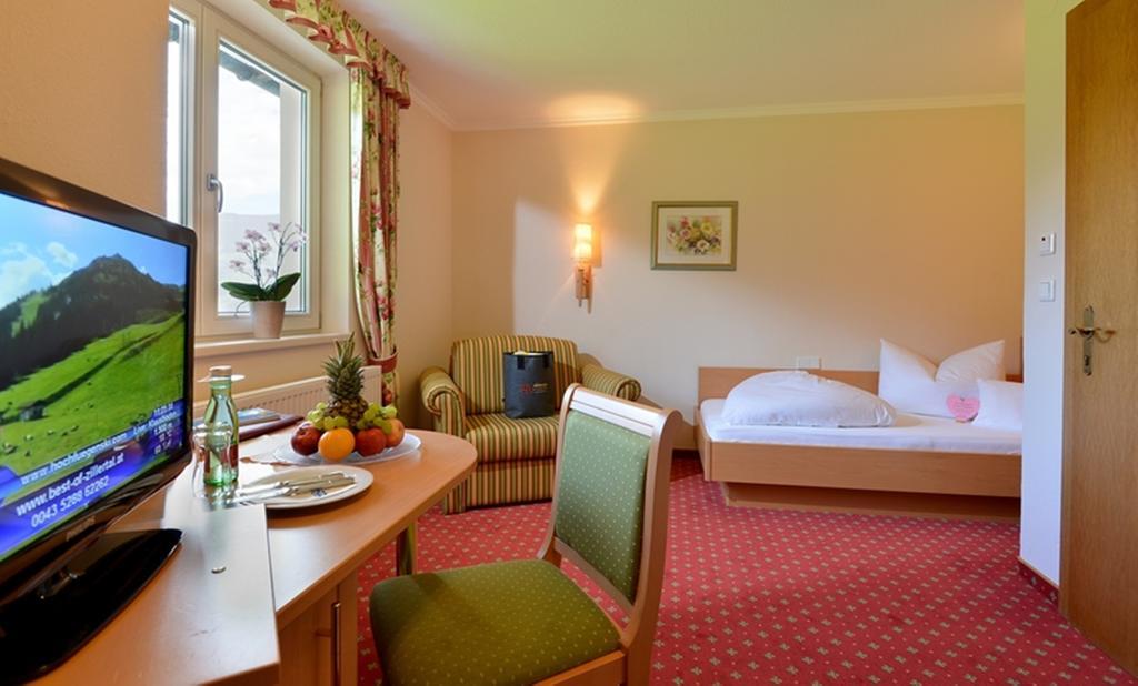 Hotel Waldfriede - Der Logenplatz Im Zillertal フューゲン エクステリア 写真